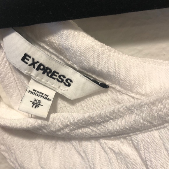 Express Off-Shoulder Crop - Picture 2 of 5